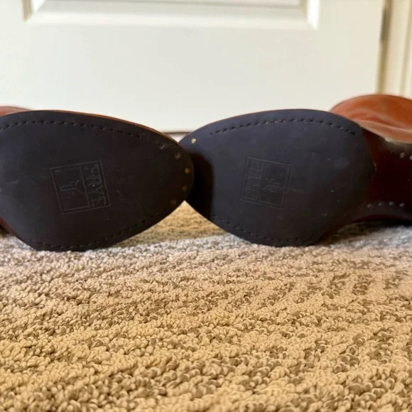 Frye Brown Heeled Boots with Chunky Heel - Picture 4 of 6